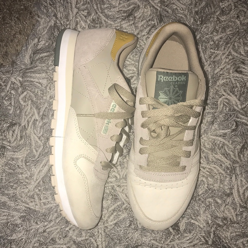 Reebok Classic Sneakers